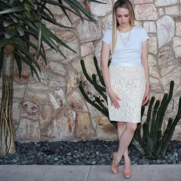 Kora Rae Women’s WOOL SILK Blend Beige‎ Lace Pencil Skirt USA MADE No Size Tag S - Picture 2 of 16